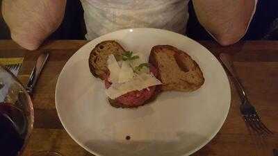 Daniele Winebar-restaurant-lounge