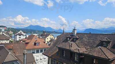 Manor Restaurant Manora