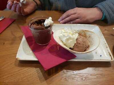 Sarengo Tapas Y Vino