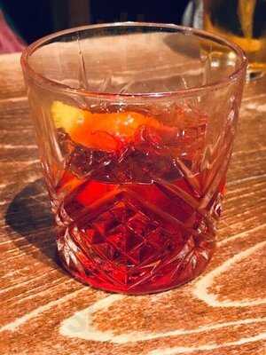 Qu'importe - Bar à Manger