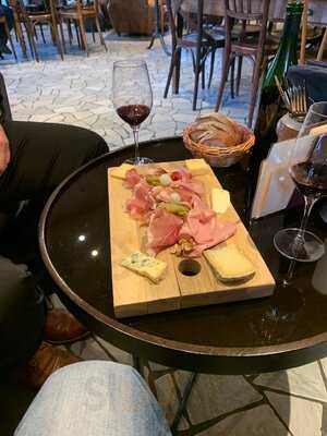 Qu'importe - Bar à Manger