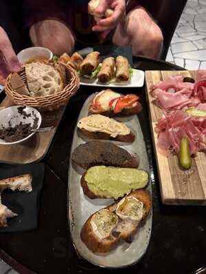 Qu'importe - Bar à Manger