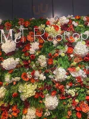 Met Rooftop Lounge