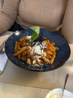 Spinella Restaurant & Bar