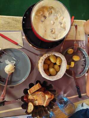 Au Petit Chalet Restaurant