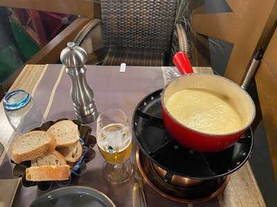 Au Petit Chalet Restaurant