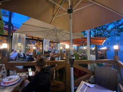 Au Petit Chalet Restaurant