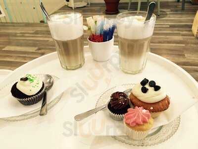 Cuppin's Teahouse & Cupcakes
