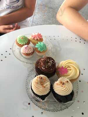 Cuppin's Teahouse & Cupcakes