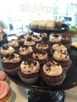 Cuppin's Teahouse & Cupcakes