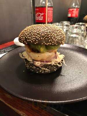 Denise's - Art Of Burger