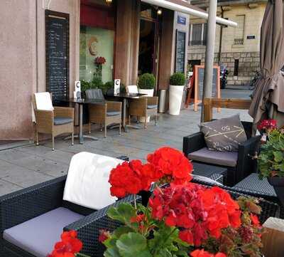 Le C Cafe-bar