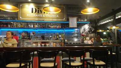 Divino Caffe & Vinoteca