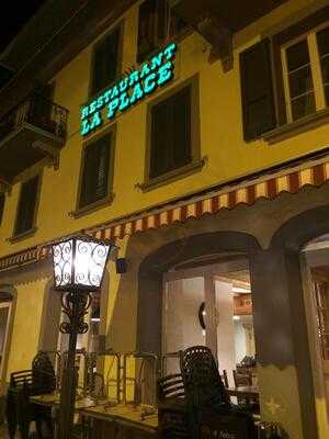 Restaurant De La Place