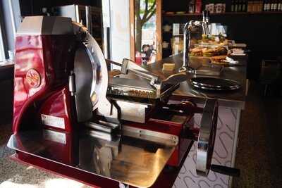 Tellplatz 3, Spezereien & Frohkost