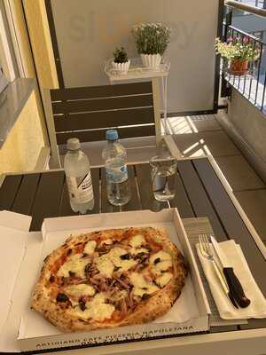 Artigiano Café Pizzeria Napoletana