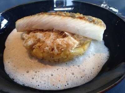 Perron Bar & Restaurant