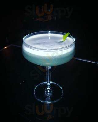 Perron Bar & Restaurant