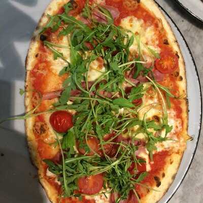 Stripped Pizza Claraplatz