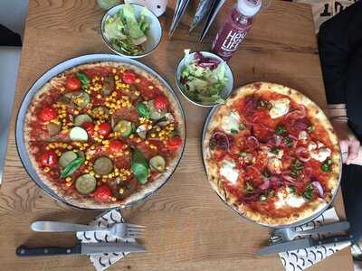 Stripped Pizza Claraplatz