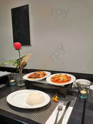 Mi Restaurant & Lounge