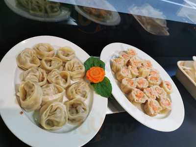 Mi Restaurant & Lounge