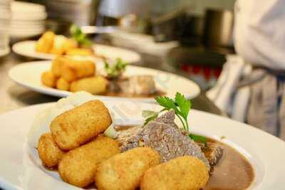 L'esprit Treffen Und Essen