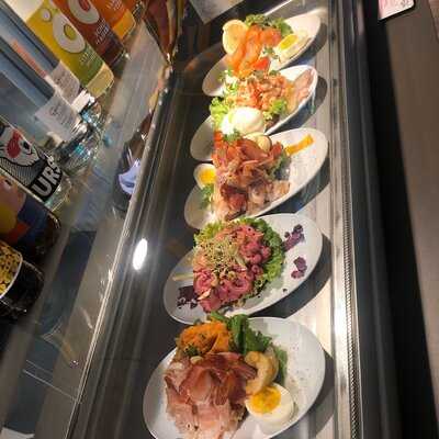 Smorrebrod - Dansk Deli