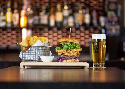 8304 Altes Feuerwehrgebäude