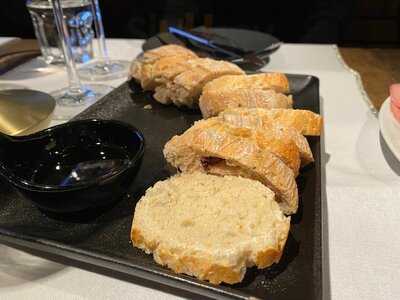 Accogliente Cafe & Bistro