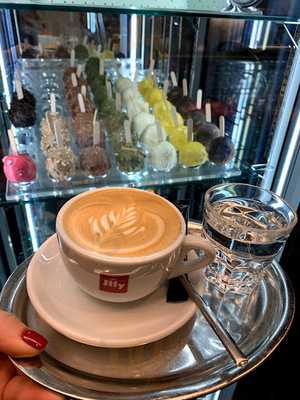 Leonardo Gelateria & Bar