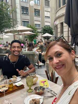 Carlton Restaurants & Bar