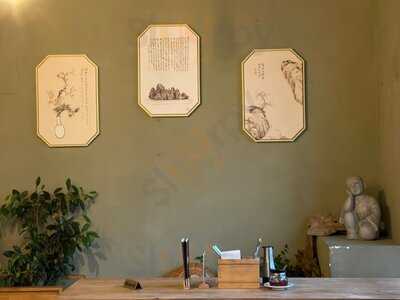 Lin's Restaurant & Take Away