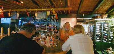 Alexis Restaurant & Winebar