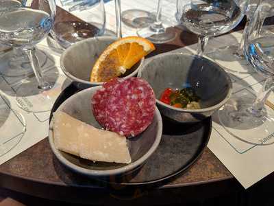 L'amant Brasserie & Bar