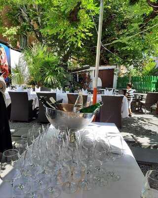 Tadka Indisches Restaurant