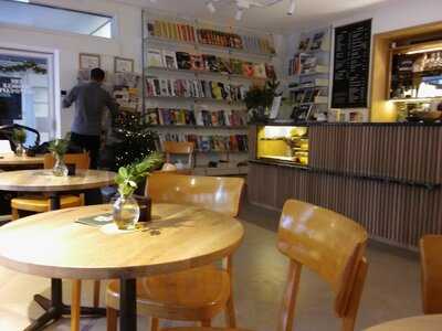 Monocle Shop & Cafe