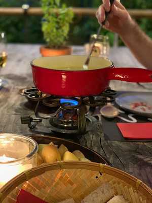 Prosit Cafe & Restaurant