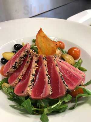 Kitchen & Bar At Courtyard