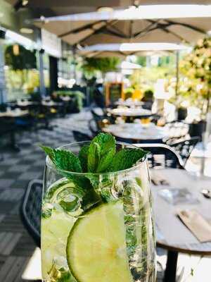 Kitchen & Bar At Courtyard