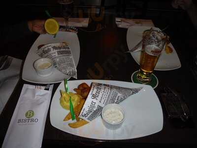 Kitchen & Bar At Courtyard