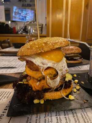 2. Akt Restaurant& Bar