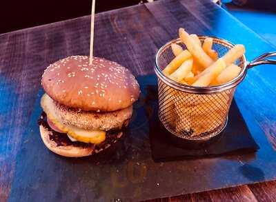 2. Akt Restaurant& Bar