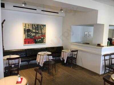 Avenida Cafe Restaurant