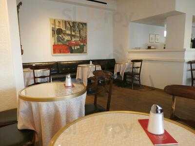 Avenida Cafe Restaurant