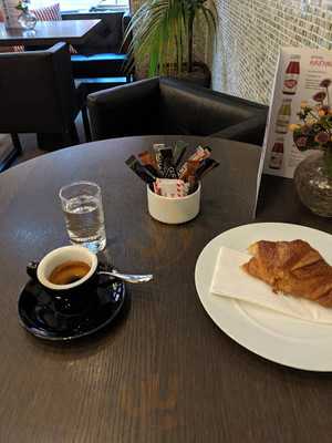 Gustav Café And Confiserie