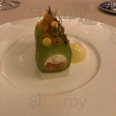 Gustav Café And Confiserie