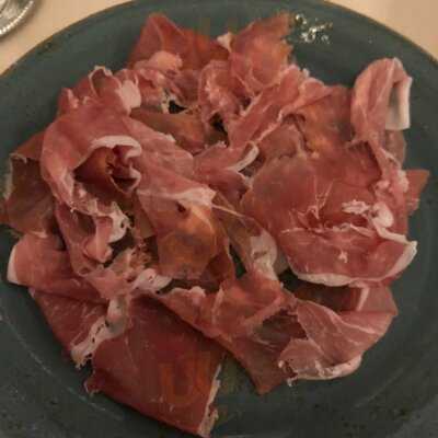 Gustav Café And Confiserie