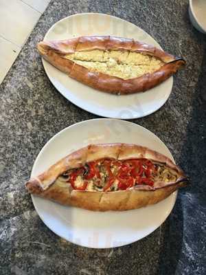 Royal Pizzeria Grill