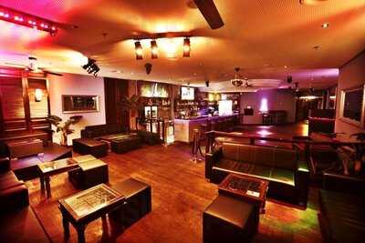 Le Colony Lounge Bar